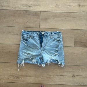 Abercrombie 4” Mom Short High Rise